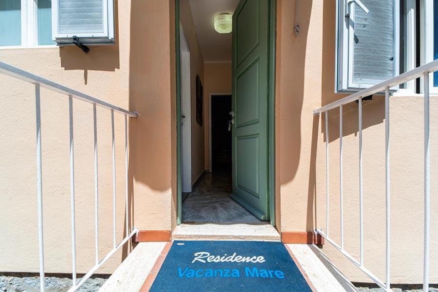 Residence Vacanza Mare มารินา ดิ กัมโป ภายนอก รูปภาพ